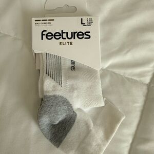 Feetures Elite Max Cushion Athletic Socks